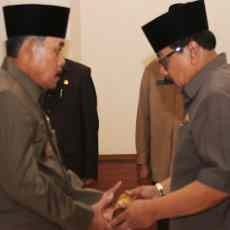 Gubernur Lantik Kembali Bupati Pasuruan Dade Angga