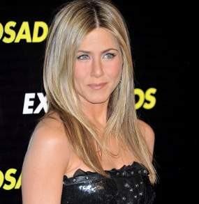 Kesal, Jennifer Aniston Lempar Kursi ke Sutradara