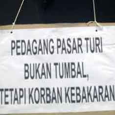Pedagang Desak Pemkot Surabaya Segera Bangun Pasar Turi