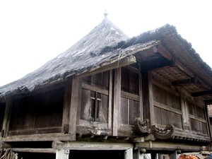 Berdiri 350 Tahun Tanpa Paku