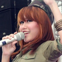 Alamat Palsu Sukses, Ayu Ting Ting Promosikan Girl Ajep Ajep