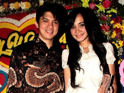 Irwansyah Berbatik Naga