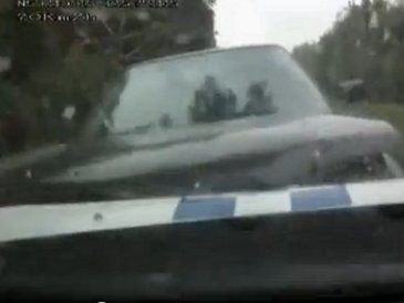 Melanggar Rambu Lalu Lintas, Mobil Audi Tabrak Mobil Polisi