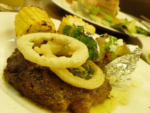 Hmm... Juicy Yummy Texas BBQ Ribs dan Premium Steak