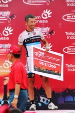 Serangan Terakhir Shinichi Buahkan Podium Teratas