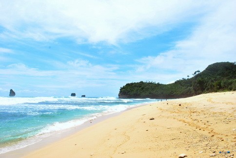 Traveling Pantai Gua Cina Pasir Putih Alami Dan Eksotis