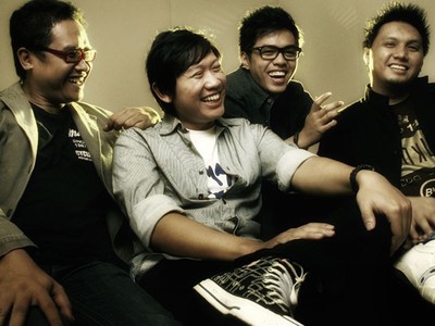 Jikustik Kembali Indah
