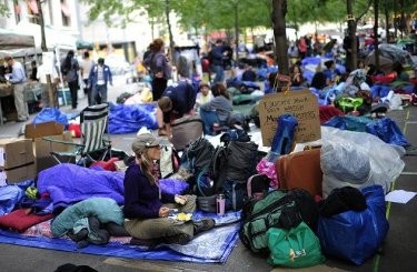 Taman Dibersihkan, Demonstran Anti-Wall Street Dibubarkan Sementara