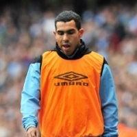 Tevez Diperlakukan Buruk oleh City