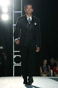 Valentino Napitupulu The Touch of Art. IPMI Trend Show 2012 at Plaza Bapindo. Jakarta. [Foto: Mohammad Abduh/Wolipop]