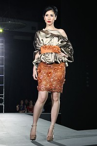 Valentino Napitupulu The Touch of Art. IPMI Trend Show 2012 at Plaza Bapindo. Jakarta. [Foto: Mohammad Abduh/Wolipop]