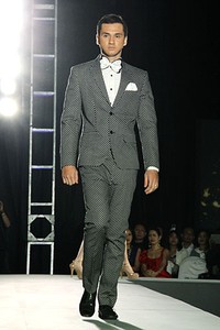 Valentino Napitupulu The Touch of Art. IPMI Trend Show 2012 at Plaza Bapindo. Jakarta. [Foto: Mohammad Abduh/Wolipop]