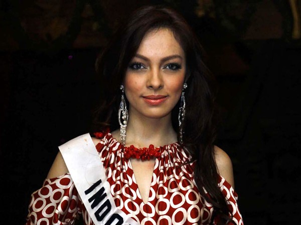 Busana Reisa Kartikasari di Miss International 2011