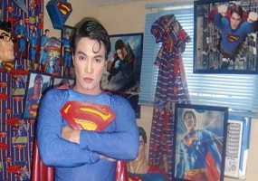 Rela Operasi Besar-besaran Demi Superman