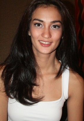 Atiqah Hasiholan Jadi Social Climber di Arisan 2