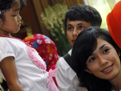Kompaknya Ussy dan Andhika Pratama