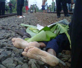 Pria Tanpa Identitas Tewas Disambar Kereta Api