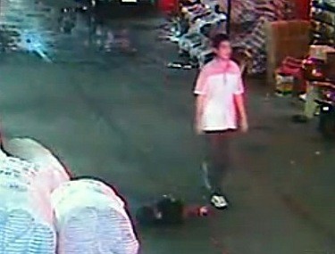 Bocah China Berlumuran Darah Dibiarkan di Jalan, Mungkin Akan Meninggal