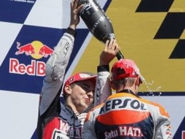 Stoner Sayangkan Absennya Lorenzo 