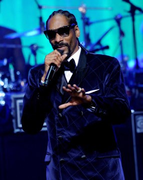 Bawa Uang Terlalu Banyak, Snoop Dogg Diperiksa Imigrasi