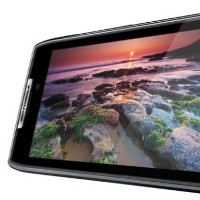 Motorola Rilis Smartphone Tipis Droid Razr 