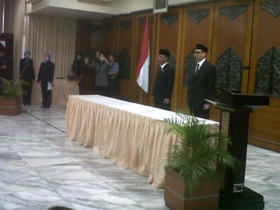 Darwin Serahkan Jabatan ke Jero Wacik
