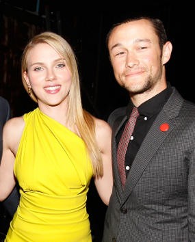 Scarlett Johansson Kepergok Ciuman dengan Joseph Gordon-Levitt