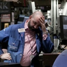 Lima Tips Hadapi Pasar Saham Jeblok