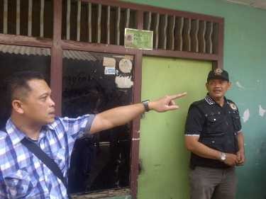 Foto di dalam Kardus TV Dicuri Rahmat Untuk Mengelabui Polisi