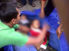 Satu Keluarga Tewas Tertimpa Asbes