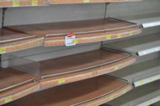 Banjir Thailand Parah, Stok Makanan Habis