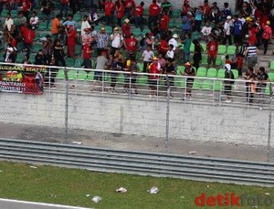 Dua Lap yang Gelisah di Sepang 