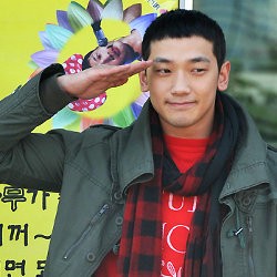 Wajib Militer, Rain Kesepian, Kedinginan, dan Kelaparan