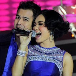 Yuni Shara Bantah Putus dengan Raffi Ahmad