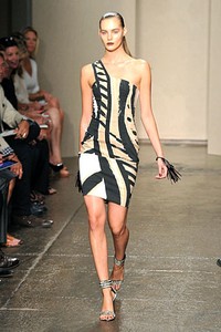 Donna Karan, Spring/Summer 2012. New York Fashion Week Spring/Summer 2012. [Foto: Mike Coppola/Getty Images for Mercedes-Benz Fashion Week]