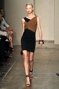 Donna Karan, Spring/Summer 2012. New York Fashion Week Spring/Summer 2012. [Foto: Mike Coppola/Getty Images for Mercedes-Benz Fashion Week]