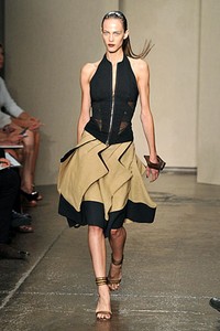 Donna Karan, Spring/Summer 2012. New York Fashion Week Spring/Summer 2012. [Foto: Mike Coppola/Getty Images for Mercedes-Benz Fashion Week]