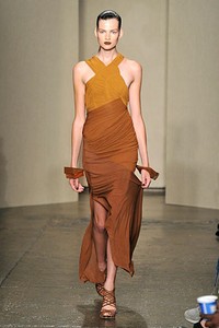 Donna Karan, Spring/Summer 2012. New York Fashion Week Spring/Summer 2012. [Foto: Mike Coppola/Getty Images for Mercedes-Benz Fashion Week]