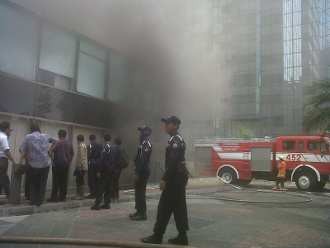  Kebakaran di Plaza Niaga Sudirman, 4 Mobil Damkar Dikerahkan