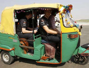 Ketika Mewahnya F1 Berjumpa Kemiskinan India