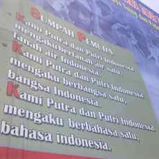 Baliho Teks Sumpah Pemuda Salah Tulis, Warga Protes