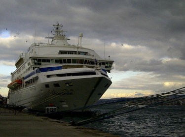 Telepon, Obat Kangen ABK Kapal Pesiar Asal Indonesia 