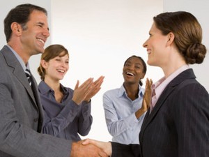 Tips Bentuk Kesan Positif Sebagai Karyawan Baru 