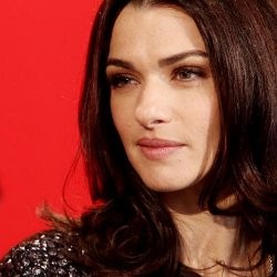 Banyak Terima Job, Rachel Weisz Takut Nggak Laku Lagi