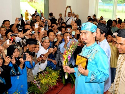 Ustadz Solmed Hadiri Halal bi Halal IKMI