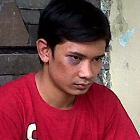 Ikbal Buat Poster Sumpah Serapah 2011 di Pintu Rel Cikudapateuh