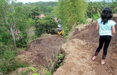 Longsor Putus Jalur Alternatif Magelang-Temanggung