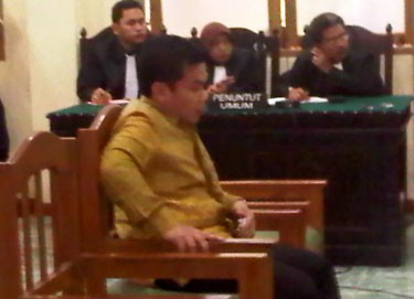 Divonis Bebas, Terdakwa Korupsi di Samarinda Asyik Main BlackBerry