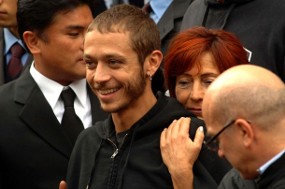 Kecelakaan Simoncelli Bikin Ibunda Rossi Khawatir