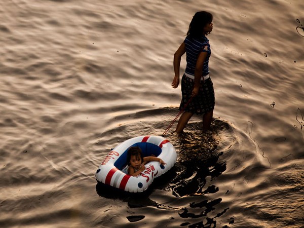 Dipaksa Hidup Dalam Banjir